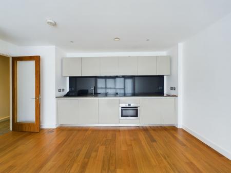2 bedroom Flat to let in Waterside, 10 William Jessop Way, L3 1ED