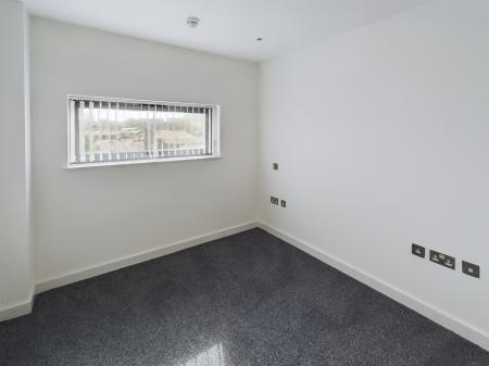 2 bedroom Flat to let in Waterside, 10 William Jessop Way, L3 1ED
