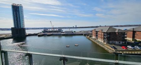 2 bedroom Flat to let in Waterside, 10 William Jessop Way, L3 1ED
