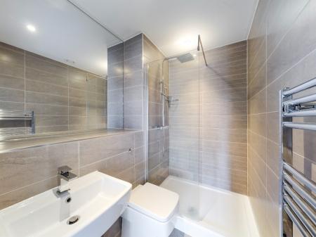 2 bedroom Flat to let in Reliance House, 20 Water Street, L2 8AA