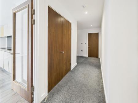 2 bedroom Flat to let in Waterside, 10 William Jessop Way, L3 1DX
