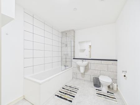 1 bedroom Flat to let in Wolstenholme Square, Block A, L1 4LH