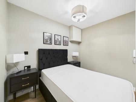 1 bedroom Flat to let in Wolstenholme Sq, Block D, L1 4EW