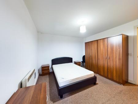 2 bedroom Flat to let in Portside House, Duke Street, L1