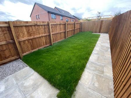 2 bedroom Town house to let in Oswestry Street, L5 1AJ