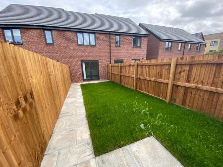 2 bedroom Town house to let in Oswestry Street, L5 1AJ