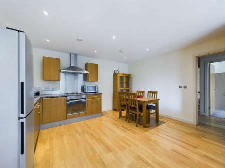 2 bedroom Flat to let in The Reach, Leeds Street, Liverpool, L3