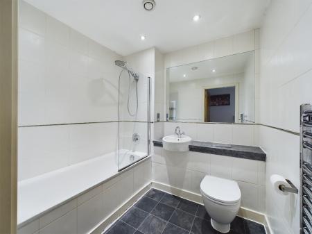 2 bedroom Flat to let in The Reach, Leeds Street, Liverpool, L3