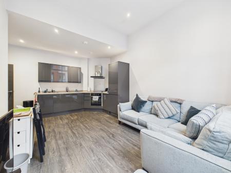2 bedroom Flat to let in Orleans House , 19 Edmund Street , L3