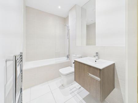 2 bedroom Flat to let in Orleans House, Edmund Street, L3