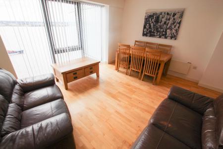 2 bedroom Flat to let in Alexandra Tower, 19 Princes Parade, L3
