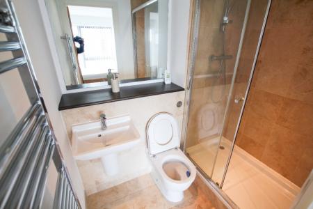 2 bedroom Flat to let in Alexandra Tower, 19 Princes Parade, L3