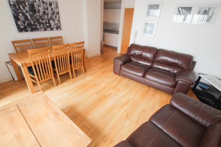 2 bedroom Flat to let in Alexandra Tower, 19 Princes Parade, L3