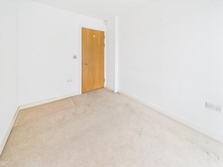 2 bedroom Flat to let in Alexandra Tower, 19 Princes Parade, L3