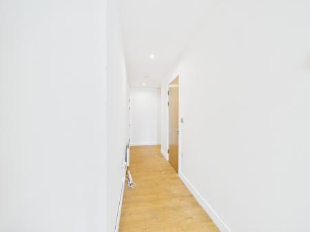 2 bedroom Flat to let in Alexandra Tower, 19 Princes Parade, L3