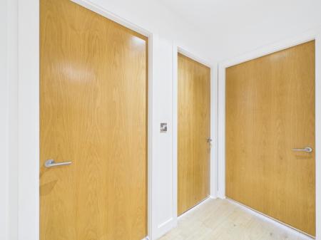 2 bedroom Flat to let in Alexandra Tower, 19 Princes Parade, L3