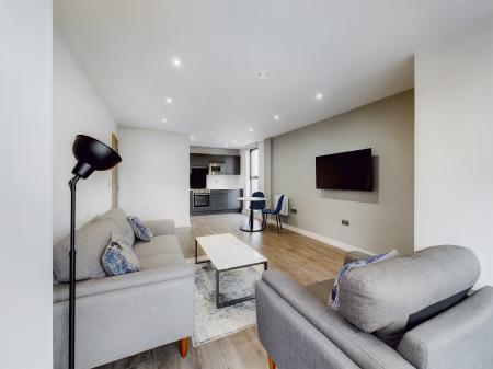 1 bedroom Flat to let in Parliament Square, 35 Greenland Street, L1