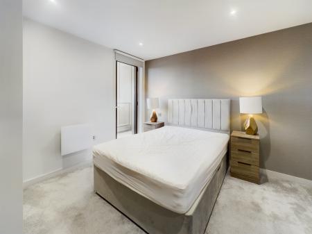 1 bedroom Flat to let in Parliament Square, 35 Greenland Street, L1
