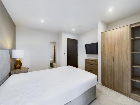 1 bedroom Flat to let in Parliament Square, 35 Greenland Street, L1