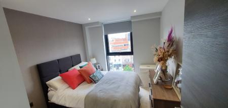 2 bedroom Flat to let in Ropemaker Place, 93 Renshaw Street, L1