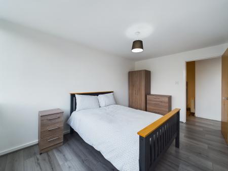 2 bedroom Flat to let in View 146, Conway Street, L5