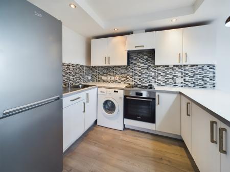 2 bedroom Flat to let in View 146, Conway Street, L5