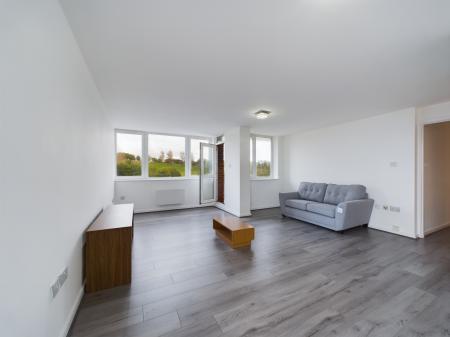 2 bedroom Flat to let in View 146, Conway Street, L5
