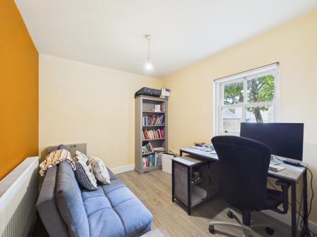 2 bedroom Flat to let in Greenheyes Road, L8 0SX