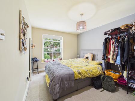 2 bedroom Flat to let in Greenheyes Road, L8 0SX