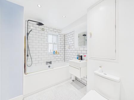 2 bedroom Flat to let in Greenheyes Road, L8 0SX