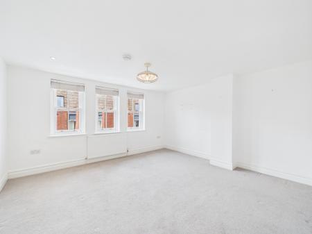 4 bedroom Terraced House to let in Catherine Street, L8