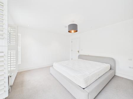 4 bedroom Terraced House to let in Catherine Street, L8