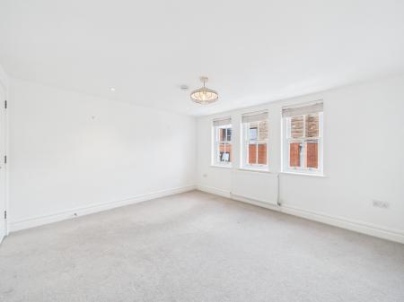 4 bedroom Terraced House to let in Catherine Street, L8