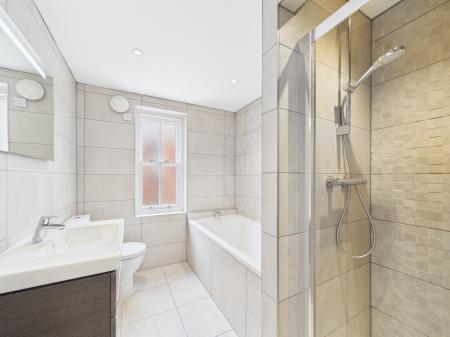 4 bedroom Terraced House to let in Catherine Street, L8