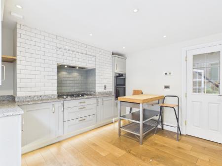 4 bedroom Terraced House to let in Catherine Street, L8