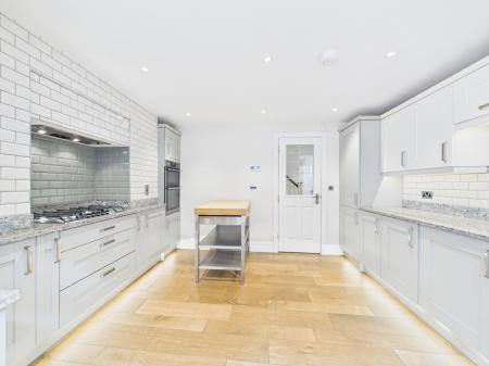 4 bedroom Terraced House to let in Catherine Street, L8
