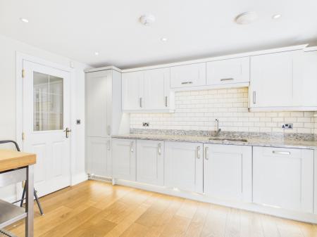 4 bedroom Terraced House to let in Catherine Street, L8
