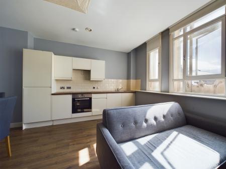 2 bedroom Flat to let in West Africa House, 25 Water Street, L2 0RG