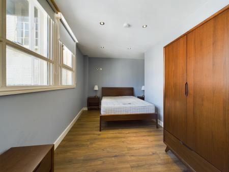 2 bedroom Flat to let in West Africa House, 25 Water Street, L2 0RG