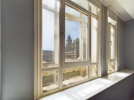 2 bedroom Flat to let in West Africa House, 25 Water Street, L2 0RG
