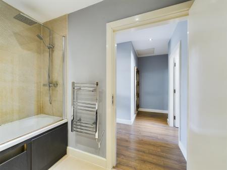 2 bedroom Flat to let in West Africa House, 25 Water Street, L2 0RG