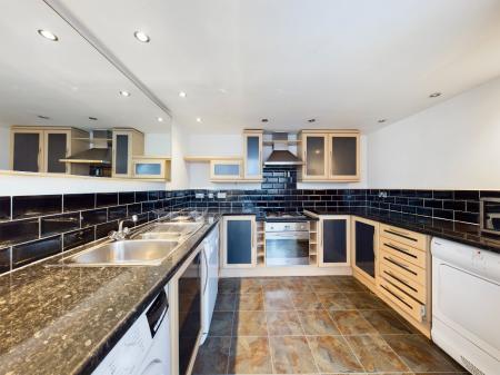 2 bedroom Flat to let in 15 Hatton Garden, City Centre, Liverpool, L3