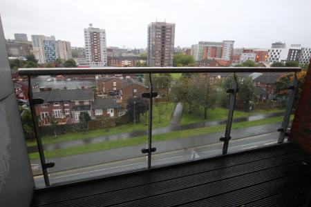 2 bedroom Flat to let in The Reach, 39 Leeds Street, L3
