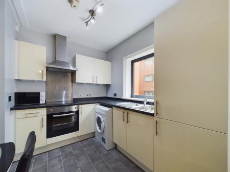 2 bedroom Flat to let in Kings Dock Mill, 32 Tabley Street, L1