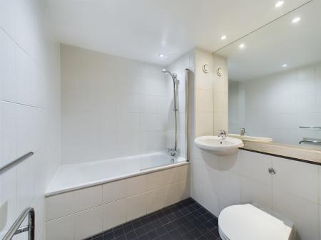 2 bedroom Flat to let in Kings Dock Mill, 32 Tabley Street, L1