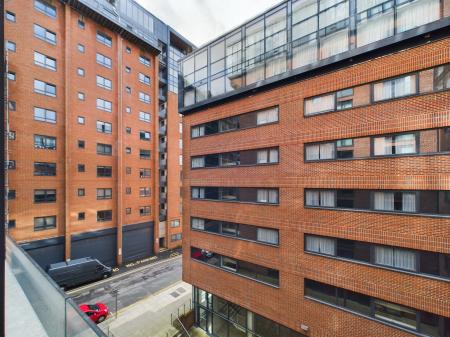 2 bedroom Flat to let in Kings Dock Mill, 32 Tabley Street, L1