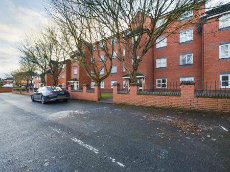 2 bedroom Flat to let in The Anchorage, L3 4DX