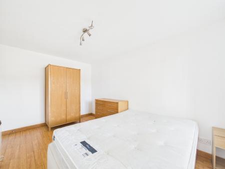 2 bedroom Flat to let in The Anchorage, L3 4DX