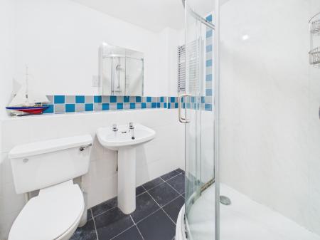 2 bedroom Flat to let in The Anchorage, L3 4DX
