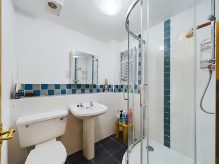 2 bedroom Flat to let in The Anchorage, L3 4DX
